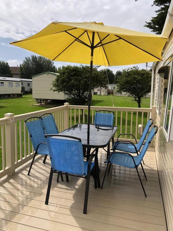 Yew Tree Retreat Villa Selsey Exteriör bild