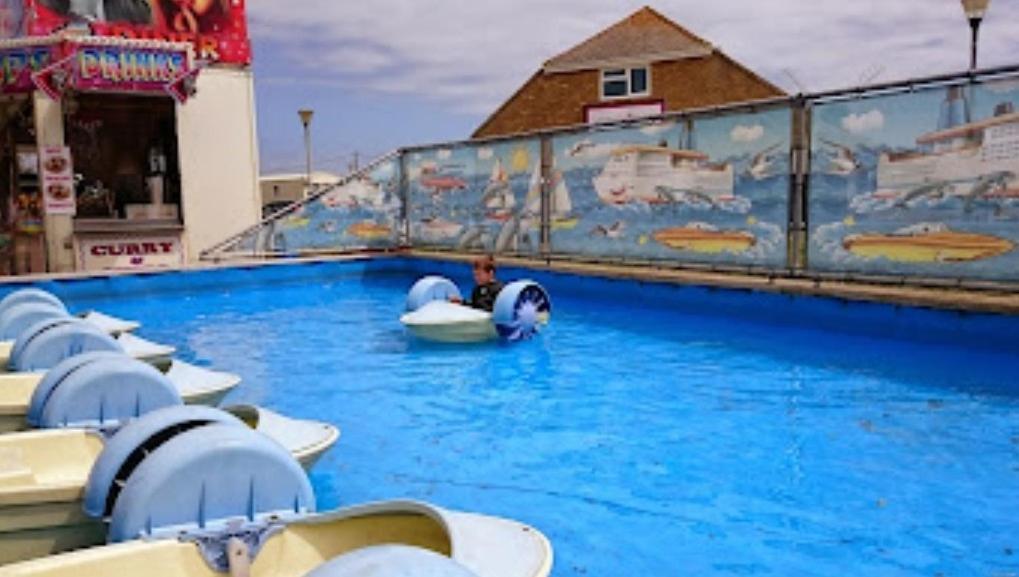 Yew Tree Retreat Villa Selsey Exteriör bild