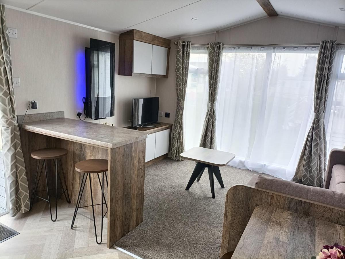 Yew Tree Retreat Villa Selsey Exteriör bild