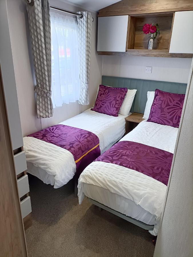 Yew Tree Retreat Villa Selsey Exteriör bild