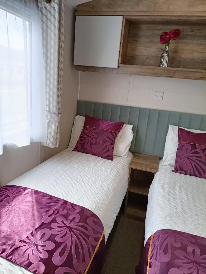 Yew Tree Retreat Villa Selsey Exteriör bild