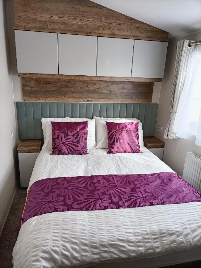 Yew Tree Retreat Villa Selsey Exteriör bild